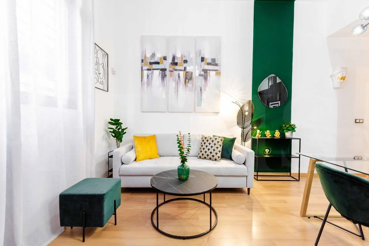 Deluxe Apartment With Common Swimming Pool - Center Spain