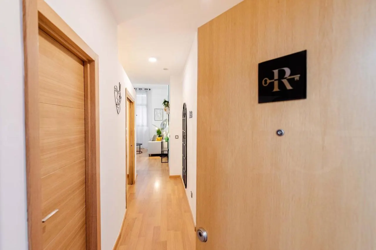 Deluxe Apartment With Common Swimming Pool - Center