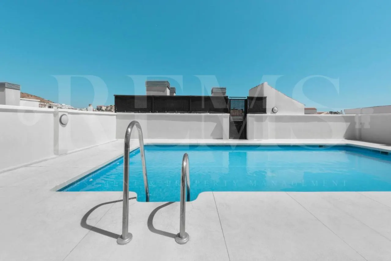 Deluxe Apartment With Common Swimming Pool - Center