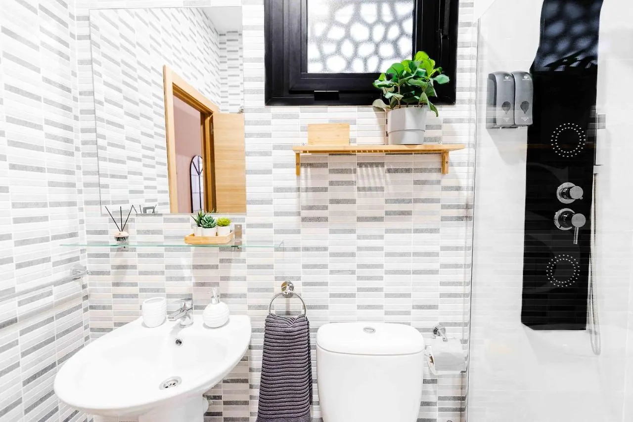 Deluxe Apartment With Common Swimming Pool - Center Spain